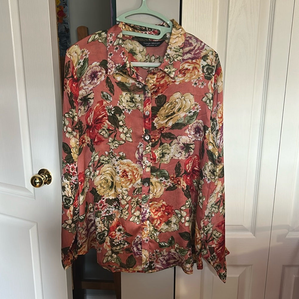 Tango Mango Salmon Floral Print Blouse